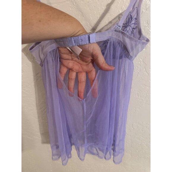 Victoria’s Secret Purple Semi Sheer Floral Twist Front Négligée - Picture 10 of 10